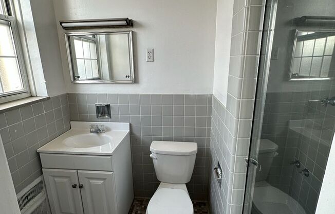 2 beds, 2 baths, 1,303 sqft, $2,165, Unit New King Edward  502