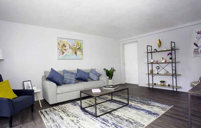 1 bed, 1 bath, 650 sqft, $999, Unit 503-R