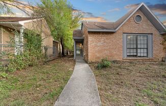 Recently Renovated 3-Bed 2-Bath 1264 sqft half-duplex in the highly desirable community of INDEPENDENCE PARK