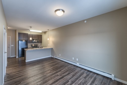 Studio, 1 bath, 610 sqft, $1,035, Unit 102