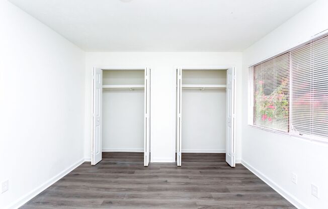 2 beds, 1 bath, 950 sqft, $1,049, Unit 118