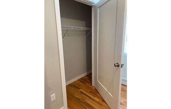 2 beds, 1 bath, 650 sqft, $1,195, Unit 3060-402