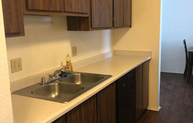 1 bed, 1 bath, 695 sqft, $950, Unit 207