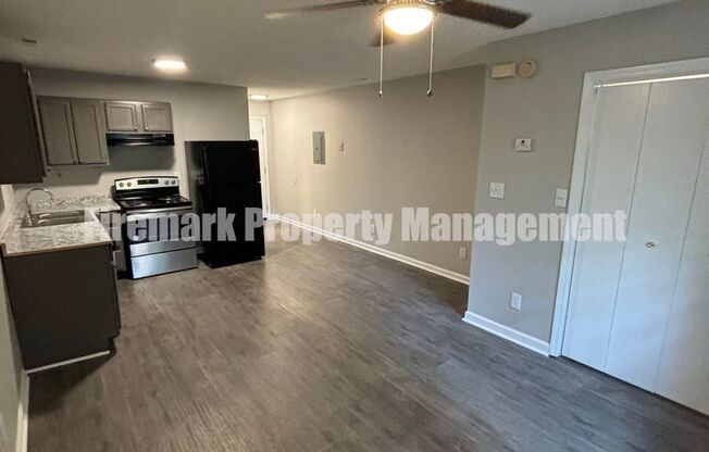 Studio, 1 bath, 318 sqft, $895, Unit 18