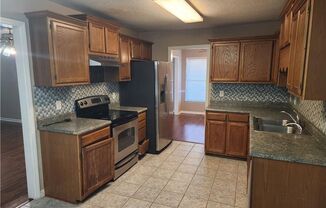 3 beds, 2 baths, $1,650