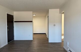 2 beds, 1 bath, 709 sqft, $900, Unit 4601 Apt B2