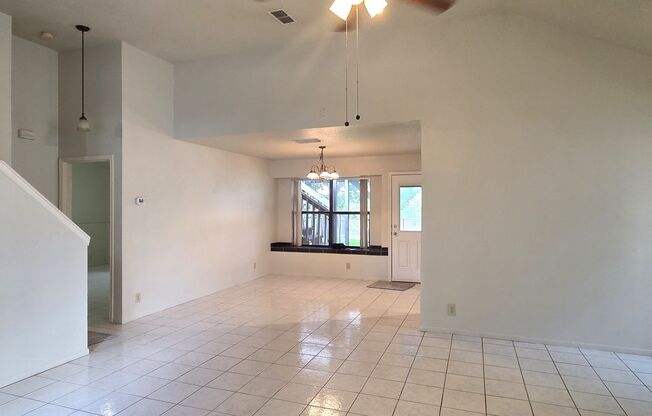 Towne Lake - Amazing Lake Views!
