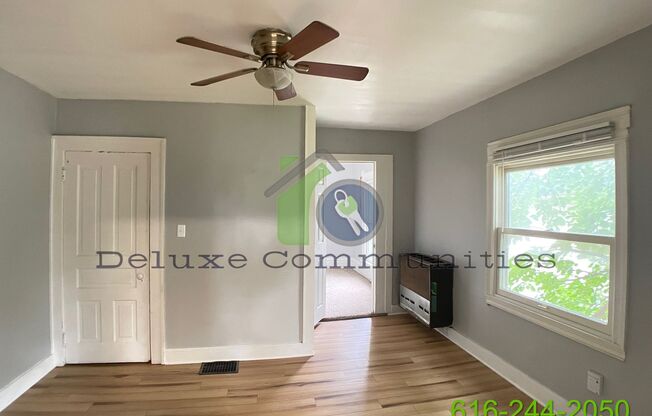 1 Bed, 1 Bath Upstairs Unit - Move in Ready!