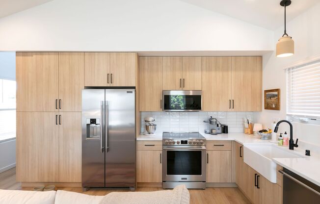 1 bed, 1 bath, 880 sqft, $1,875, Unit Cottage #501