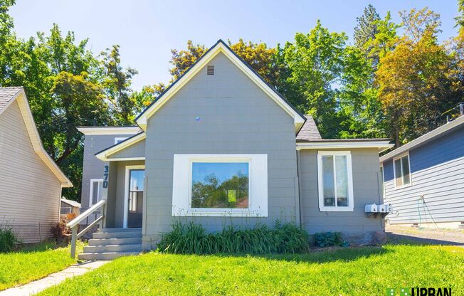 8th 370 E AVE