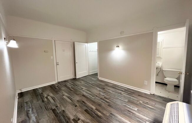 Studio, 1 bath, $1,295, Unit 23