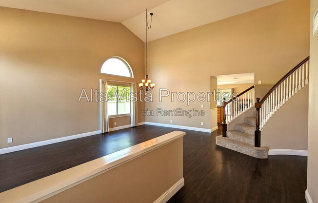 5 beds, 3.5 baths, 2,410 sqft, $5,995