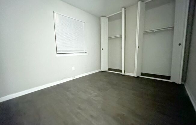 3 beds, 1 bath, $1,495, Unit Unit 3
