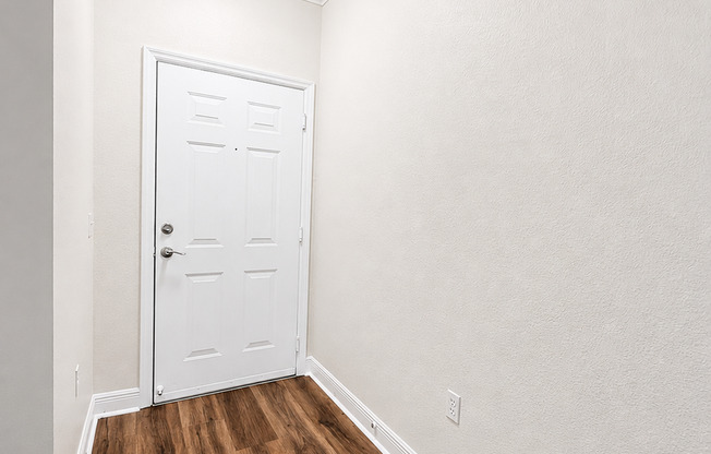 Upgraded 2Bedrooms/2Baths condo in a vibrant lifestyle Winter Garden community!