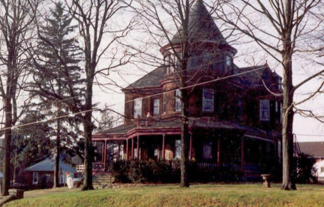336 N 10 ST