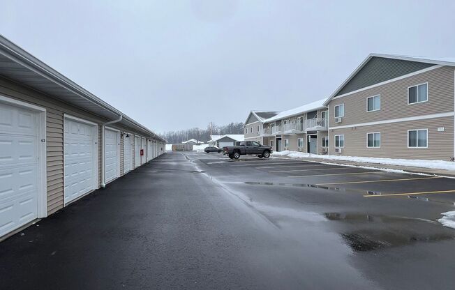 1 bed, 1 bath, 705 sqft, $1,150, Unit AT 715-55