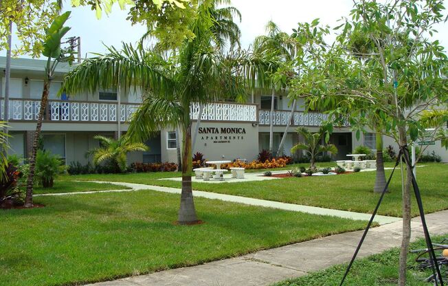 Santa Monica Apartments