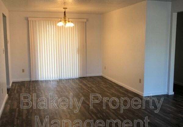 3047 N LINDA VIS LN
