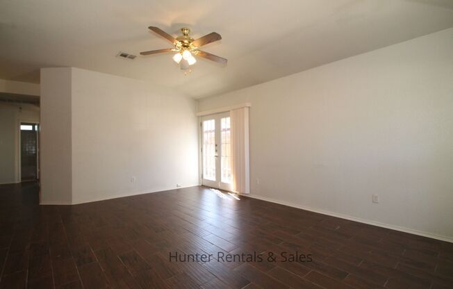 3 beds, 2 baths, $1,325