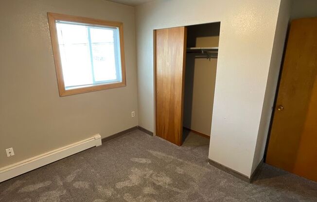 2 beds, 1 bath, $645, Unit 3