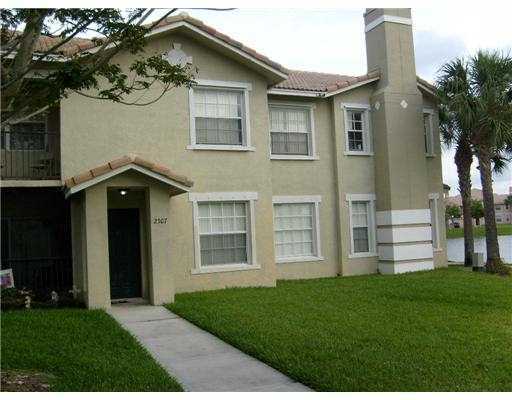 3/2 Lake available in North Lauderdale
