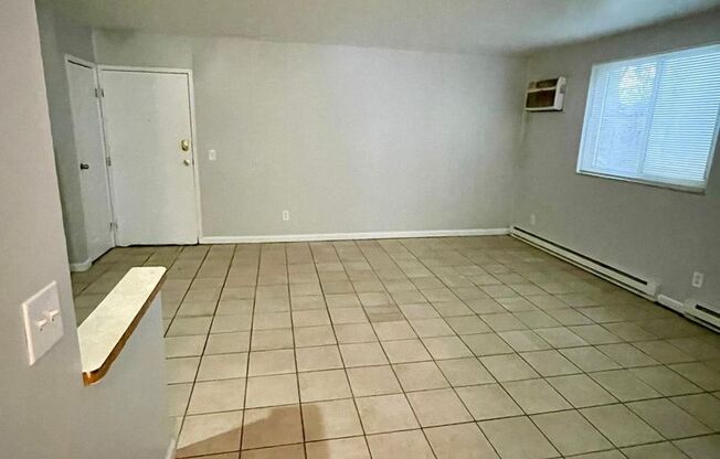 2 beds, 1 bath, 900 sqft, $950