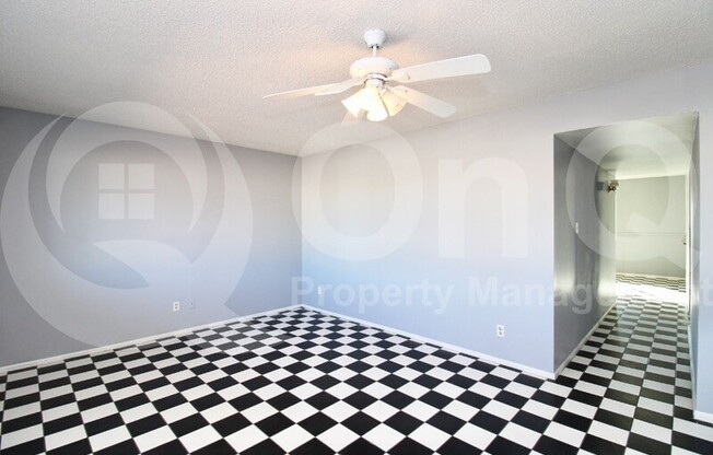 353 E 9 DR