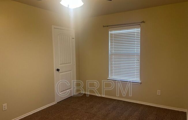 4 beds, 2 baths, 1,922 sqft, $1,875