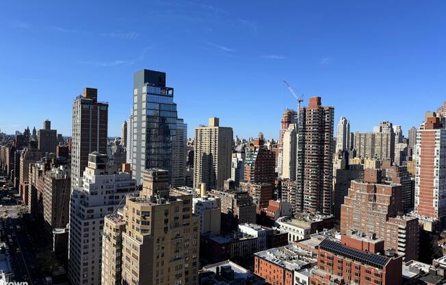 422 E 72 ST