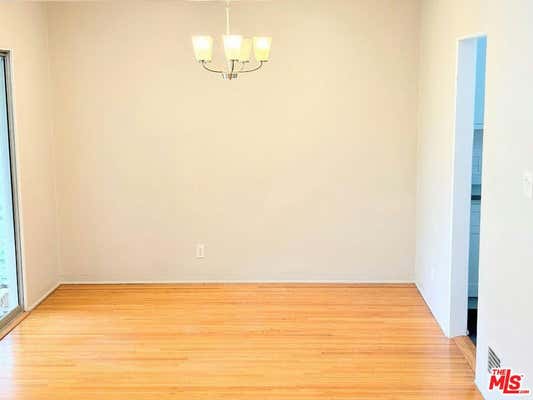 2 beds, 1 bath, $3,600, Unit 4