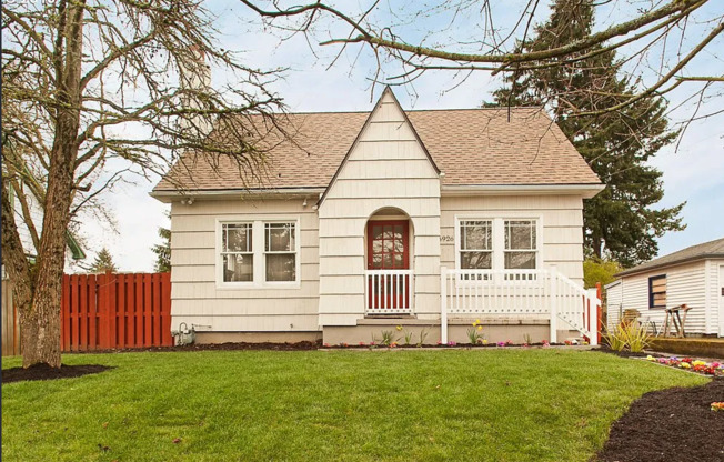 Charming Bungalow in the Heart of the Popular Arbor Lodge is a Must See!