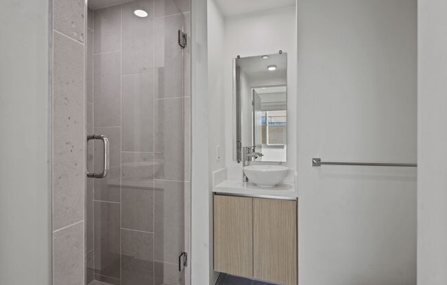 3 beds, 3 baths, 938 sqft, $3,441, Unit 208