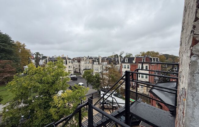 3 beds, 1 bath, 936 sqft, $1,350, Unit 7