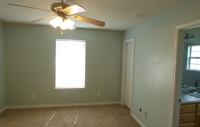 3 beds, 2 baths, $1,600