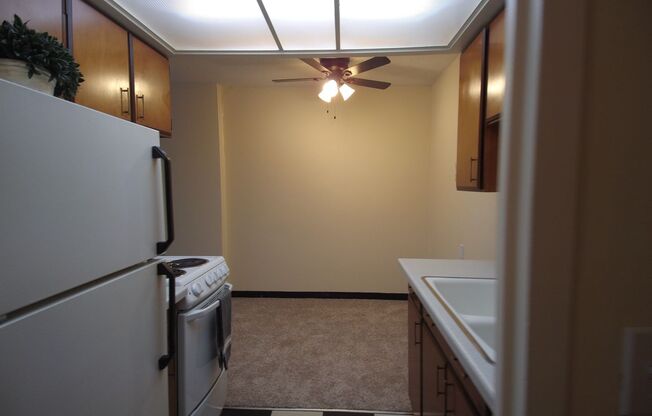 1 bed, 1 bath, 620 sqft, $1,050, Unit 110