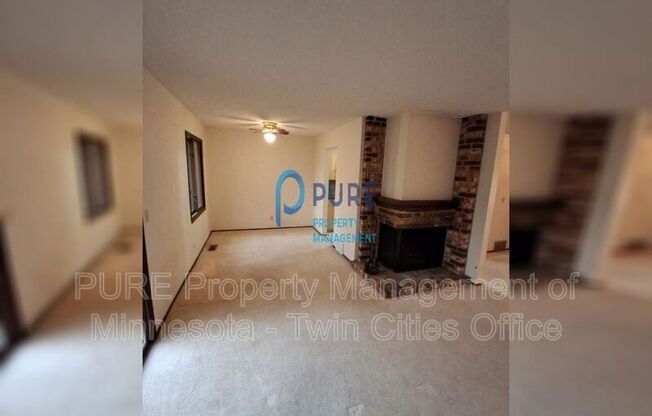 218 W EAGLE LK DR