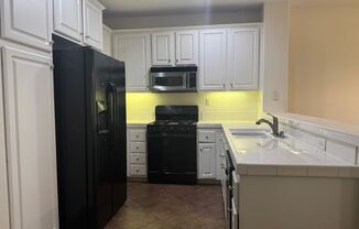 3 beds, 2.5 baths, $2,595, Unit # 2809