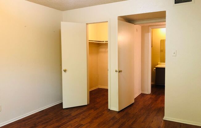 1 bed, 1 bath, $995, Unit 15