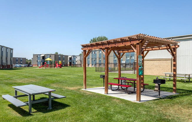 outdoor patio area in Pines at Southmoor