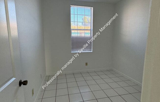 2 beds, 1 bath, 800 sqft, $2,095, Unit E