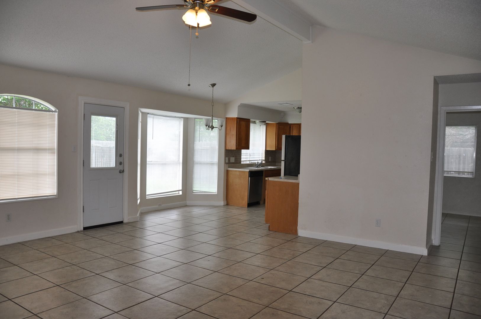 3 Bedroom 2 Bath on Cul-de-sac in Buttercup