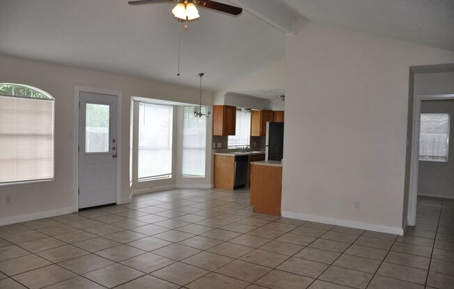 3 Bedroom 2 Bath on Cul-de-sac in Buttercup