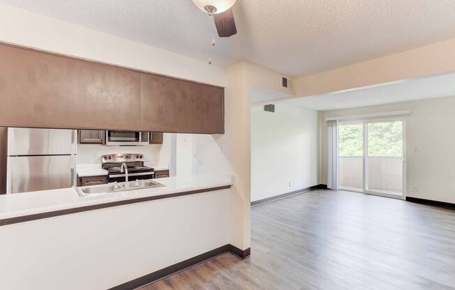 1 bed, 1 bath, 670 sqft, $1,600, Unit 10-308