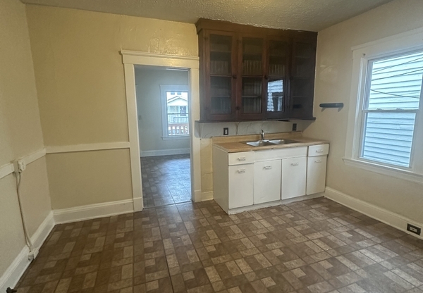 2023 W 105 ST