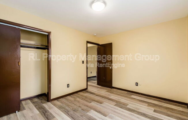 2 beds, 1 bath, 775 sqft, $825, Unit A