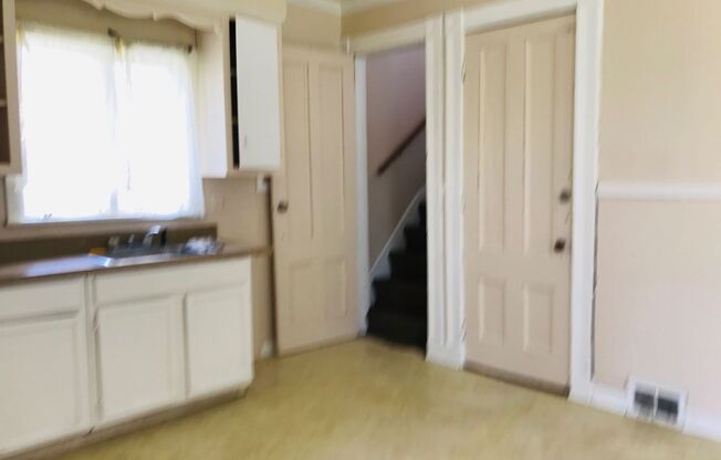 2 beds, 1 bath, $995, Unit BACK