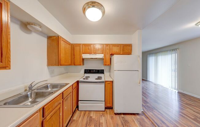 2 beds, 1 bath, 830 sqft, $1,099, Unit 8625C