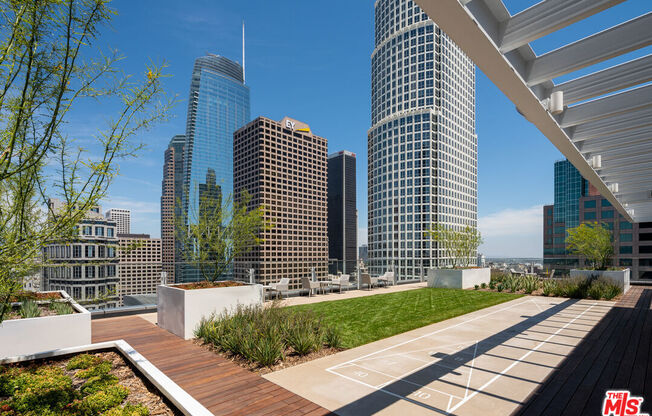 3 beds, 2.5 baths, 1,626 sqft, $5,700, Unit 2910
