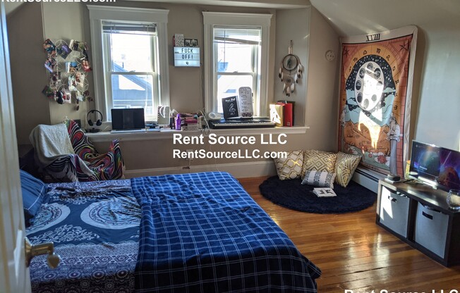 138 W ADAMS ST