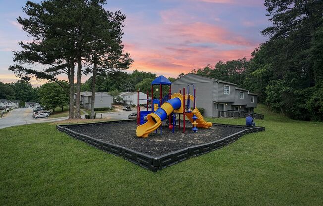 3 beds, 1.5 baths, 1,200 sqft, $1,599, Unit 05C